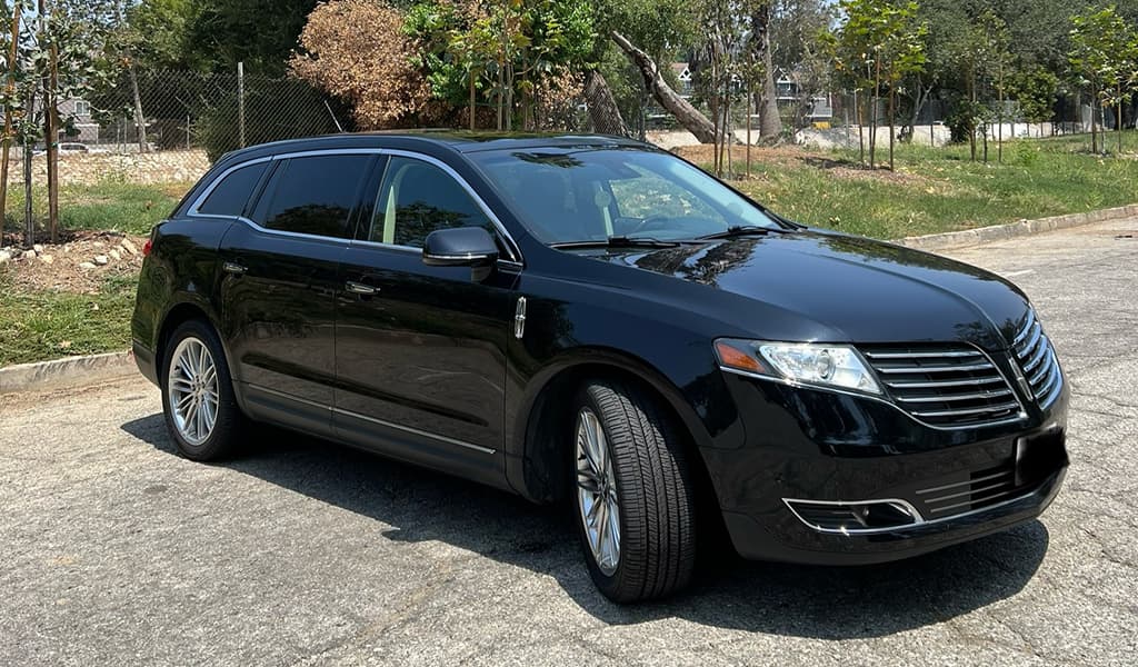 Black Lincoln MKT